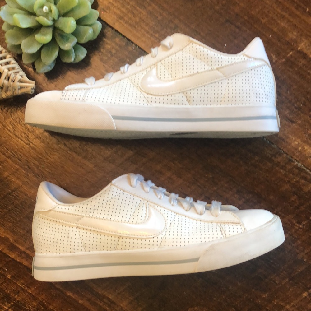 Nike | Sweet Classic Low Perforated White Leather Sneakers